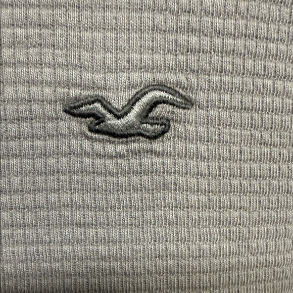 Men’s Hollister Light Gray Long Sleeve Tee - Picture 5 of 6